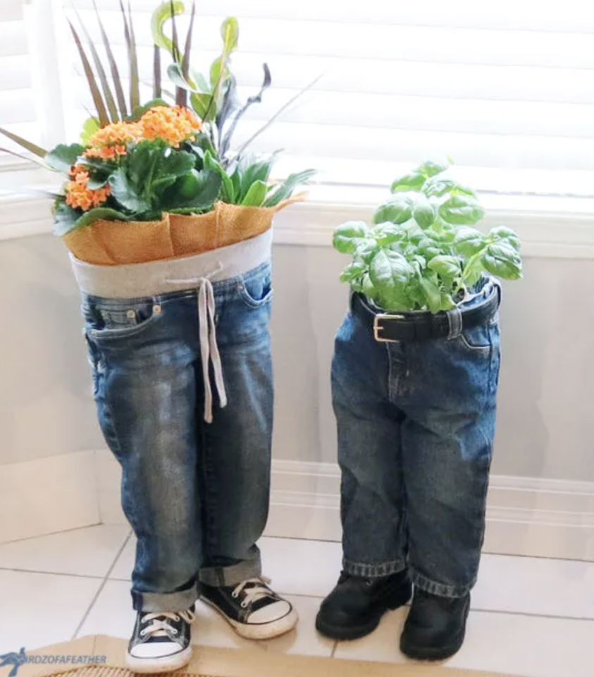20 No-Sew ways to Upcycle Old Jeans! - Upcycle My Stuff